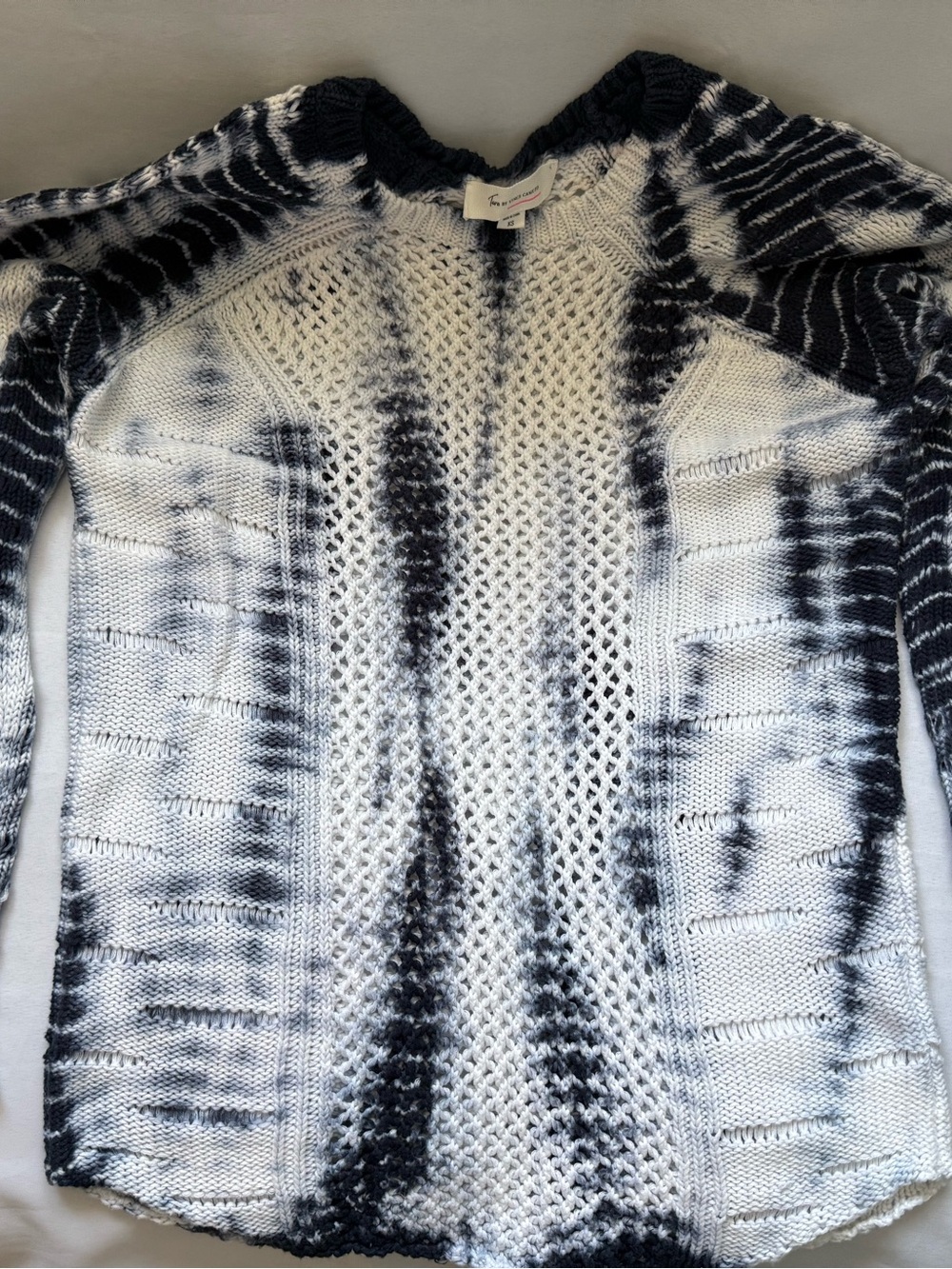 Vince Camuto Blue & White Tie-Dye Open Knit Crewneck Sweater
